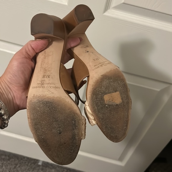 Manolo BLahnik tan size 37.5 great condition open toe mule w crock embossed - Picture 5 of 7